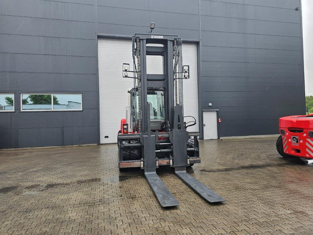 Kalmar DCG160-12 - Drehsitz - Carretilla elevadora diésel: foto 4 Kalmar DCG160-12 - Drehsitz - Carretilla elevadora diésel: foto 4