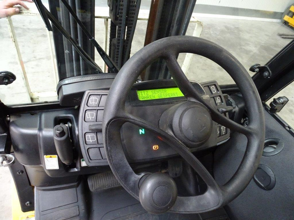 Yale GLP30VX - TRIPLEX - Carretilla elevadora: foto 5 Yale GLP30VX - TRIPLEX - Carretilla elevadora: foto 5
