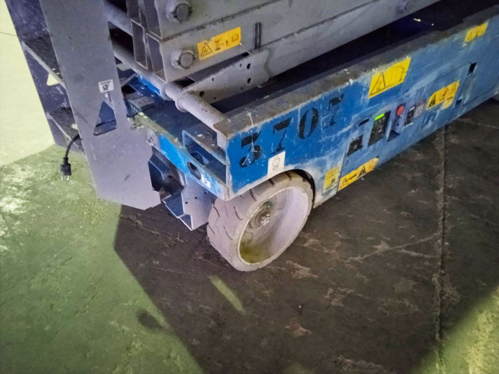 Plataforma de tijeras GENIE GS4047: foto 9