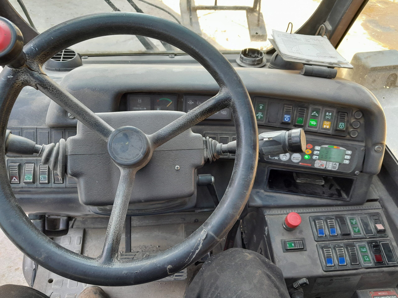 Manipulador telescópico MANITOU MRT2150: foto 8