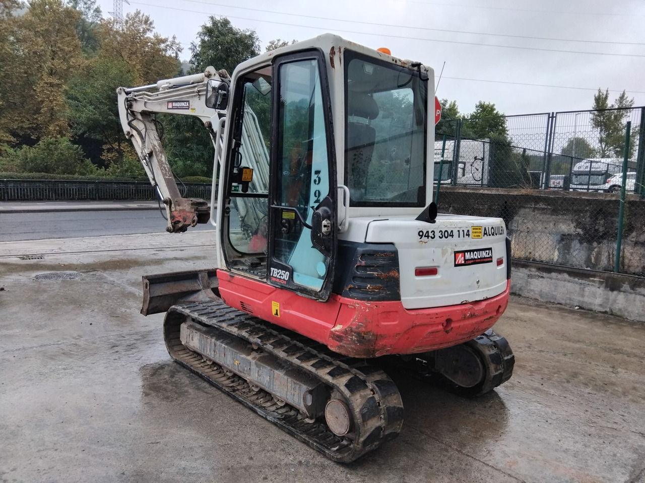 TAKEUCHI TB250 - Miniexcavadora: foto 3 TAKEUCHI TB250 - Miniexcavadora: foto 3