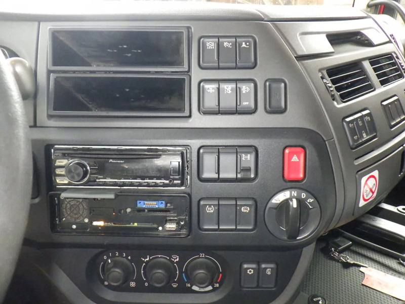 Cabeza tractora DAF XF 440 8 Tons vooras / Standairco / Standkachel: foto 11 Cabeza tractora DAF XF 440 8 Tons vooras / Standairco / Standkachel: foto 11