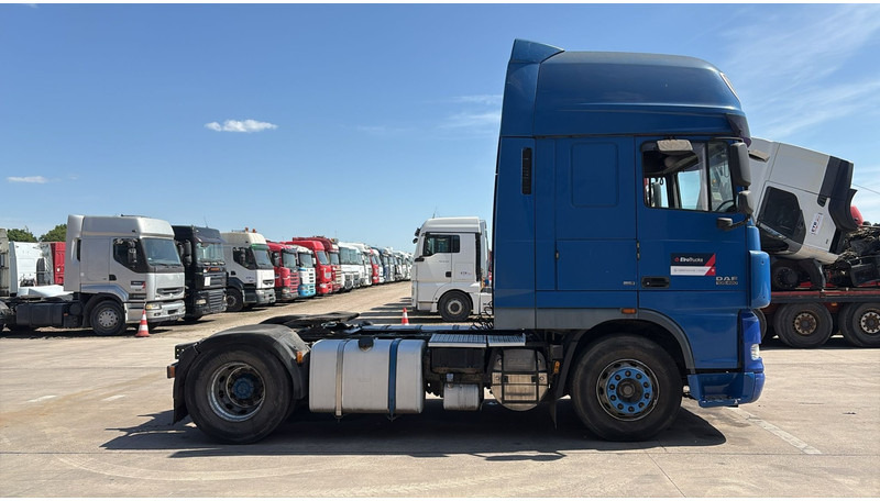DAF XF 105.460 (BOITE MANUELLE / MANUAL GEARBOX) - Cabeza tractora: foto 2 DAF XF 105.460 (BOITE MANUELLE / MANUAL GEARBOX) - Cabeza tractora: foto 2