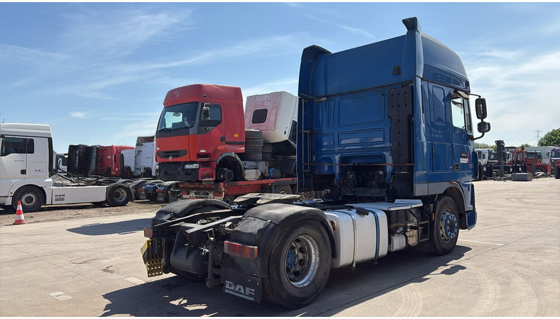 DAF XF 105.460 (BOITE MANUELLE / MANUAL GEARBOX) - Cabeza tractora: foto 5 DAF XF 105.460 (BOITE MANUELLE / MANUAL GEARBOX) - Cabeza tractora: foto 5