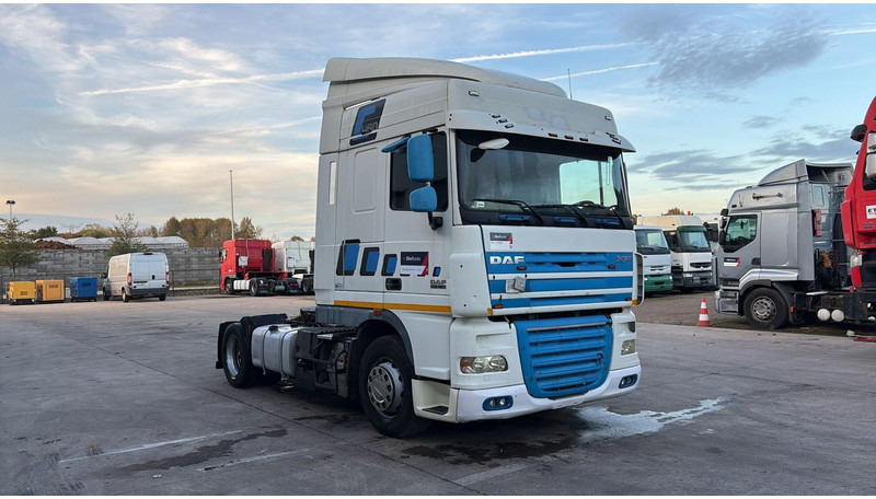DAF XF 105.460 (BOITE MANUELLE / MANUAL GEARBOX) - Cabeza tractora: foto 3 DAF XF 105.460 (BOITE MANUELLE / MANUAL GEARBOX) - Cabeza tractora: foto 3
