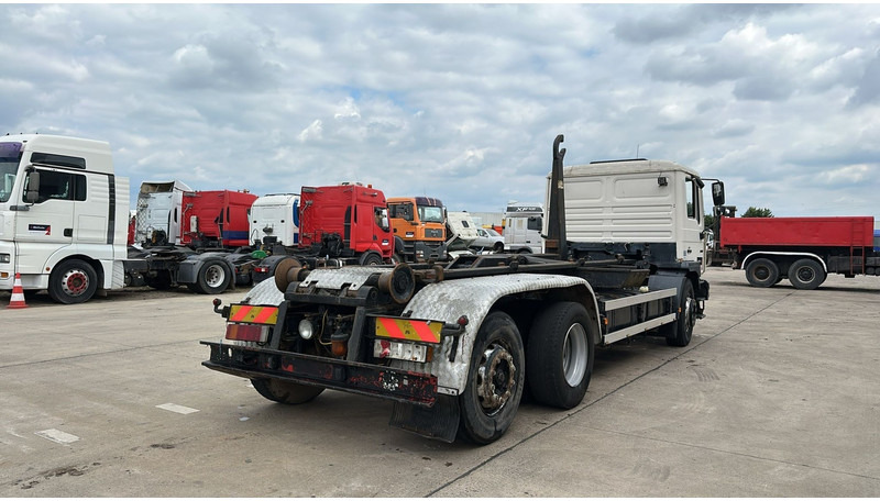 MAN 26.312 (6 CYLINDER / 6X2 / BELGIAN TRUCK IN GOOD CONDITION) - Cabeza tractora: foto 5 MAN 26.312 (6 CYLINDER / 6X2 / BELGIAN TRUCK IN GOOD CONDITION) - Cabeza tractora: foto 5