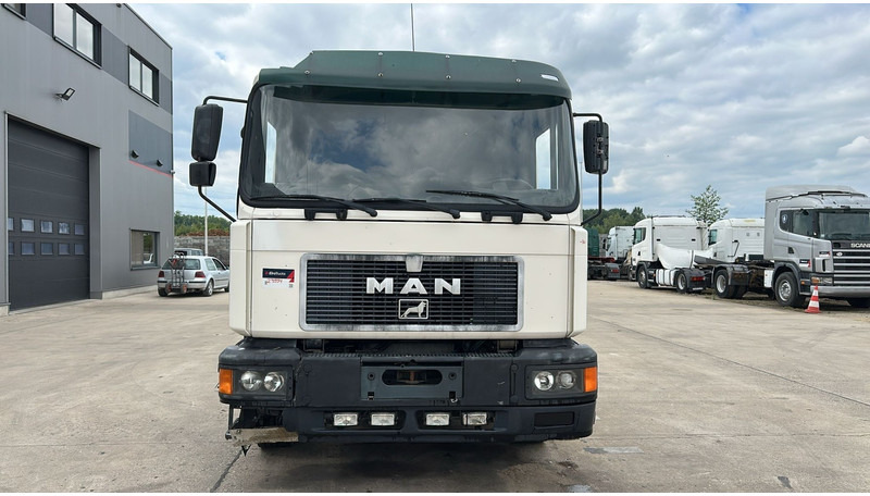 MAN 26.312 (6 CYLINDER / 6X2 / BELGIAN TRUCK IN GOOD CONDITION) - Cabeza tractora: foto 2 MAN 26.312 (6 CYLINDER / 6X2 / BELGIAN TRUCK IN GOOD CONDITION) - Cabeza tractora: foto 2