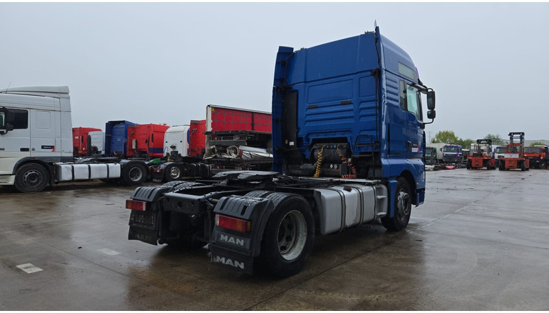 MAN TGA 18.410 (864.000 KM / MANUAL PUMP / MANUAL GEARBOX / RETARDER / POMPE MANUELLE) - Cabeza tractora: foto 5 MAN TGA 18.410 (864.000 KM / MANUAL PUMP / MANUAL GEARBOX / RETARDER / POMPE MANUELLE) - Cabeza tractora: foto 5