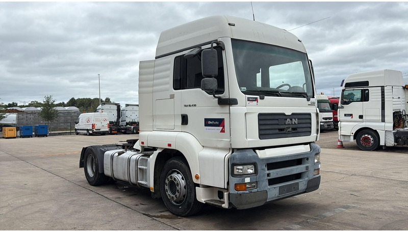 MAN TGA 18.430 (PTO / POMPE HYDRAULIQUE / MANUAL GEARBOX / BOITE MANUELLE / HYDRAULIC PUMP) - Cabeza tractora: foto 2 MAN TGA 18.430 (PTO / POMPE HYDRAULIQUE / MANUAL GEARBOX / BOITE MANUELLE / HYDRAULIC PUMP) - Cabeza tractora: foto 2
