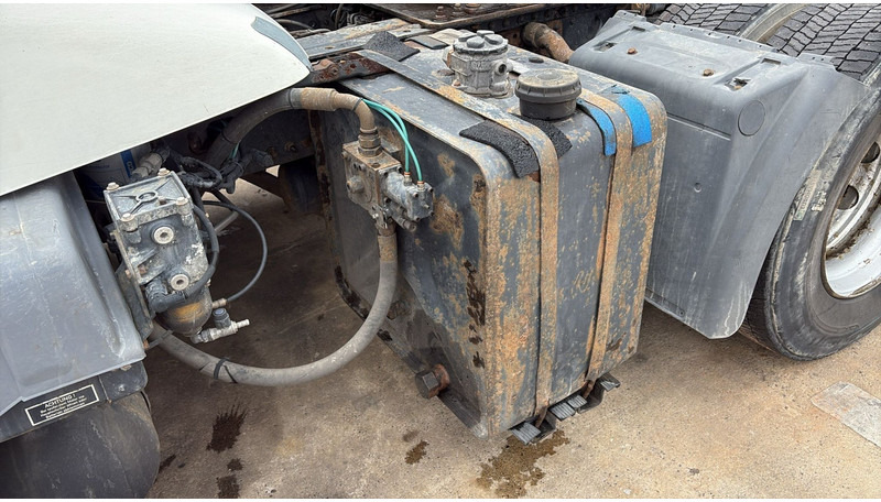 Cabeza tractora MAN TGA 18.430 (PTO / POMPE HYDRAULIQUE / MANUAL GEARBOX / BOITE MANUELLE / HYDRAULIC PUMP): foto 18