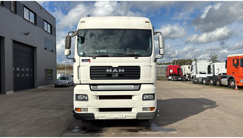 MAN TGA 18.440 (BOITE MANUELLE / MANUAL GEARBOX) - Cabeza tractora: foto 4 MAN TGA 18.440 (BOITE MANUELLE / MANUAL GEARBOX) - Cabeza tractora: foto 4