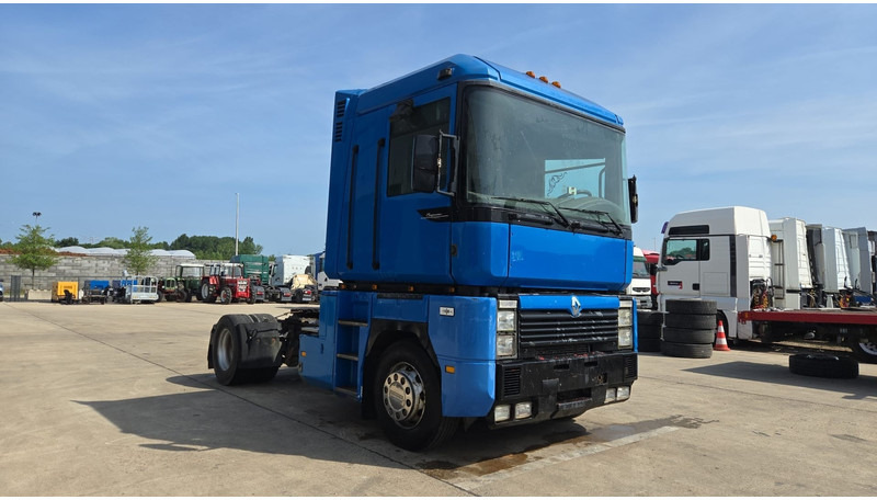 Renault Magnum 430 (POMPE MANUELLE / BOITE MANUELLE / MANUAL PUMP / MANUAL GEARBOX) - Cabeza tractora: foto 3 Renault Magnum 430 (POMPE MANUELLE / BOITE MANUELLE / MANUAL PUMP / MANUAL GEARBOX) - Cabeza tractora: foto 3