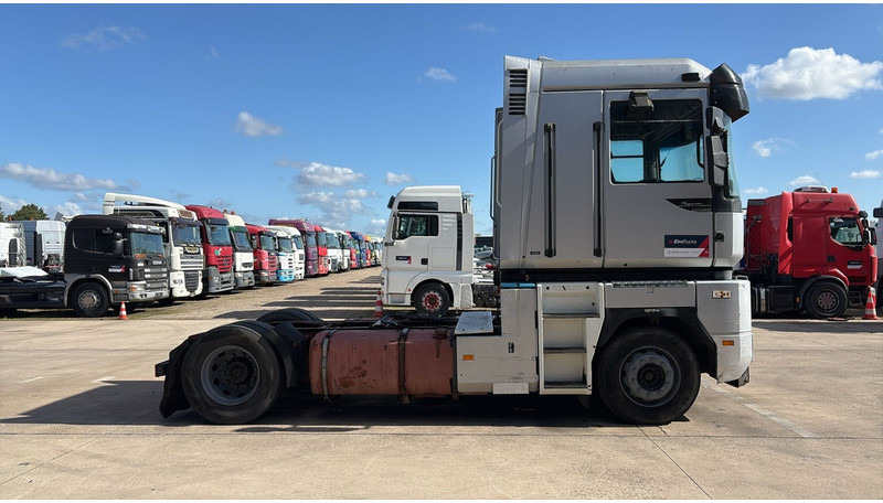 Renault Magnum 430 (POMPE MANUELLE / MANUAL PUMP / BOITE MANUELLE) - Cabeza tractora: foto 5 Renault Magnum 430 (POMPE MANUELLE / MANUAL PUMP / BOITE MANUELLE) - Cabeza tractora: foto 5