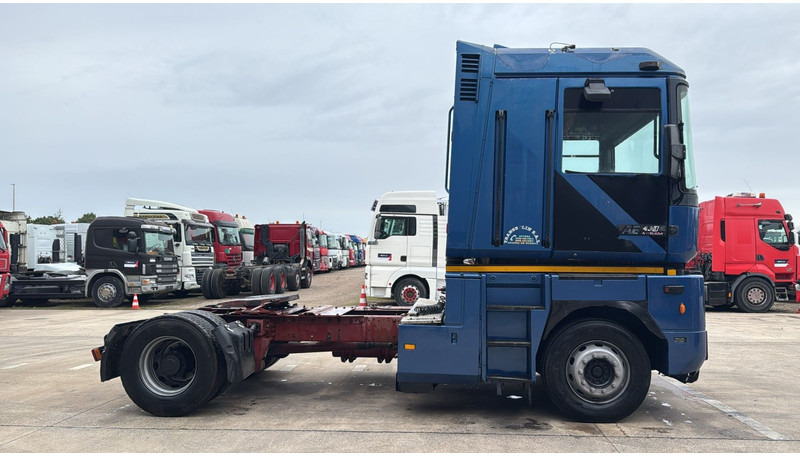 Renault Magnum 430 (POMPE MANUELLE / MANUAL PUMP / BOITE MANUELLE / MANUAL GEARBOX) - Cabeza tractora: foto 3 Renault Magnum 430 (POMPE MANUELLE / MANUAL PUMP / BOITE MANUELLE / MANUAL GEARBOX) - Cabeza tractora: foto 3