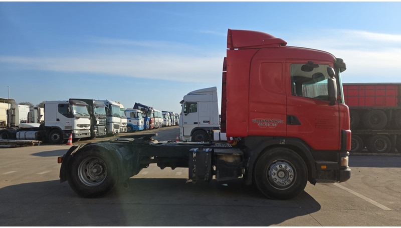Scania 114 - 380 (PTO / HYDRAULIC PUMP / MANUAL GEARBOX / BOITE MANUELLE / LOW CAB) - Cabeza tractora: foto 4 Scania 114 - 380 (PTO / HYDRAULIC PUMP / MANUAL GEARBOX / BOITE MANUELLE / LOW CAB) - Cabeza tractora: foto 4