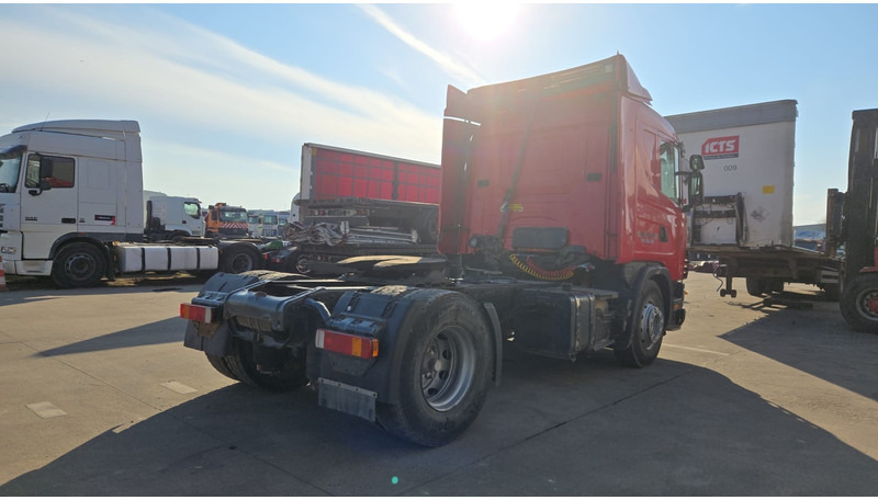 Scania 114 - 380 (PTO / HYDRAULIC PUMP / MANUAL GEARBOX / BOITE MANUELLE / LOW CAB) - Cabeza tractora: foto 5 Scania 114 - 380 (PTO / HYDRAULIC PUMP / MANUAL GEARBOX / BOITE MANUELLE / LOW CAB) - Cabeza tractora: foto 5