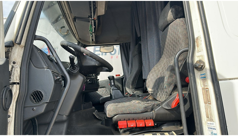 Cabeza tractora Volvo FH 12.380 (BOITE MANUELLE / MANUAL GEARBOX / EURO 2 / PTO): foto 13