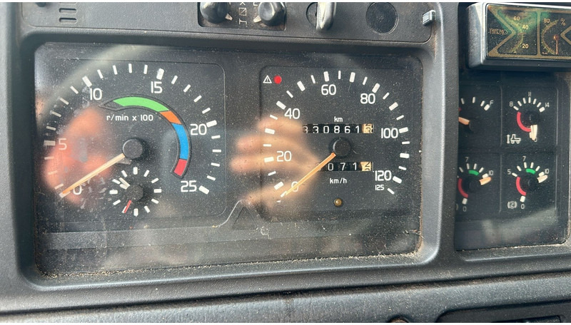 Cabeza tractora Volvo FH 12.380 (BOITE MANUELLE / MANUAL GEARBOX / EURO 2 / PTO): foto 17
