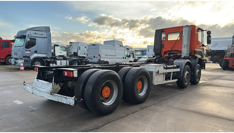 Iveco EUROTRAKKER 340 E 34 (POMPE MANUELLE / GRAND PONT / LAMES / MANUAL PUMP / BIG AXLE / STEEL SUSP.) - Camión chasis: foto 4 Iveco EUROTRAKKER 340 E 34 (POMPE MANUELLE / GRAND PONT / LAMES / MANUAL PUMP / BIG AXLE / STEEL SUSP.) - Camión chasis: foto 4