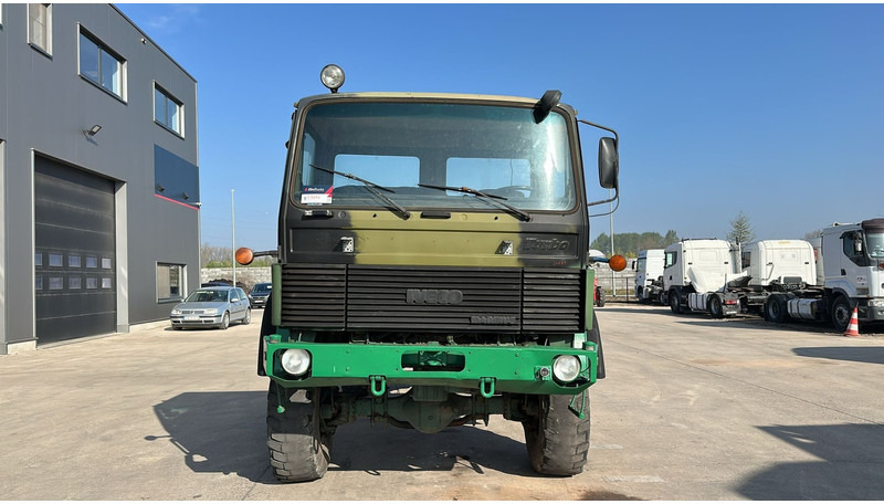 Iveco Magirus 110 - 16 (4X4 / 57000 KM / LAMES / GRAND PONT / 6 CYLINDRES EN LIGNE !! / MANUAL PUMP) - Camión chasis: foto 2 Iveco Magirus 110 - 16 (4X4 / 57000 KM / LAMES / GRAND PONT / 6 CYLINDRES EN LIGNE !! / MANUAL PUMP) - Camión chasis: foto 2