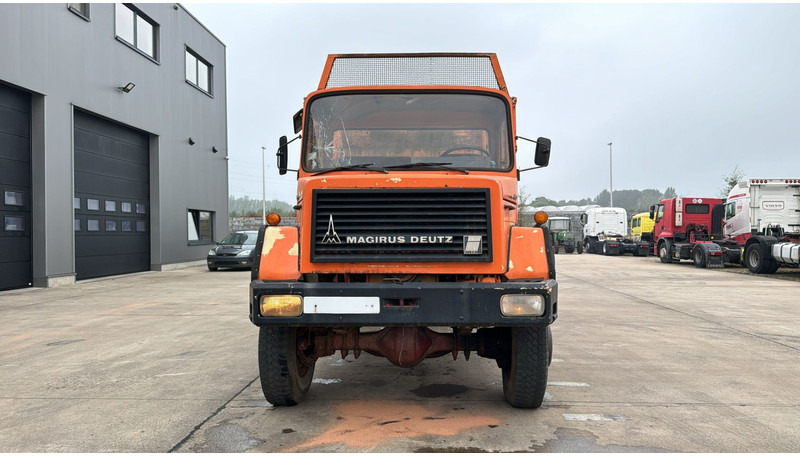 Iveco Magirus 160 - 15 (GRAND PONT / LAMES / 4X4) - Camión volquete: foto 2 Iveco Magirus 160 - 15 (GRAND PONT / LAMES / 4X4) - Camión volquete: foto 2