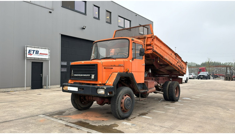 Iveco Magirus 160 - 15 (GRAND PONT / LAMES / 4X4) - Camión volquete: foto 1 Iveco Magirus 160 - 15 (GRAND PONT / LAMES / 4X4) - Camión volquete: foto 1