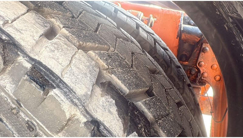Camión chasis MAN 18.224 (MANUAL PUMP / MANUAL GEARBOX): foto 10