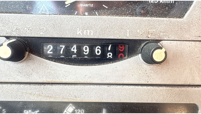 Camión chasis MAN 18.224 (MANUAL PUMP / MANUAL GEARBOX): foto 13