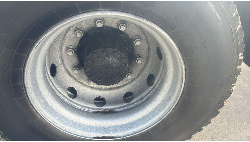 Camión chasis MAN 18.224 (MANUAL PUMP / MANUAL GEARBOX): foto 11