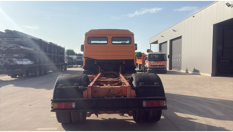 Camión chasis MAN 18.224 (MANUAL PUMP / MANUAL GEARBOX): foto 6