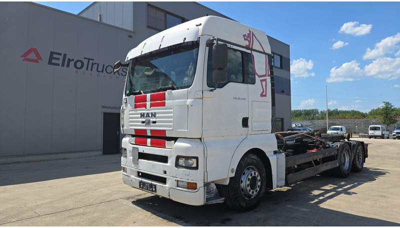 MAN TGA 26.440 (MANUAL GEARBOX / FRONT STEEL / 6X2 / BOITE MANUELLE / DEVANT LAMES) - Camión chasis: foto 1 MAN TGA 26.440 (MANUAL GEARBOX / FRONT STEEL / 6X2 / BOITE MANUELLE / DEVANT LAMES) - Camión chasis: foto 1