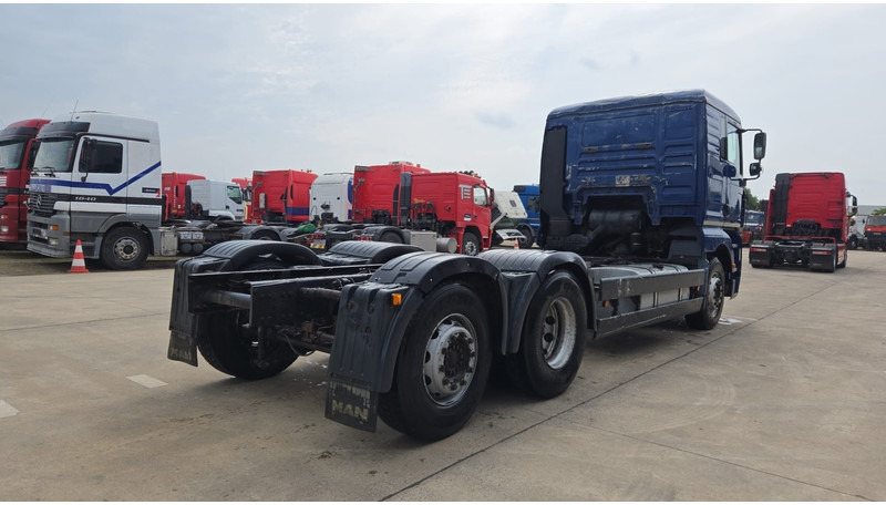 MAN TGA 26.460 (MANUAL PUMP / POMPE MANUELLE / MANUAL GEARBOX / BOITE MANUELLE / 6X2 / FRONT STEEL / DEVANT LAMES) - Camión chasis: foto 5 MAN TGA 26.460 (MANUAL PUMP / POMPE MANUELLE / MANUAL GEARBOX / BOITE MANUELLE / 6X2 / FRONT STEEL / DEVANT LAMES) - Camión chasis: foto 5