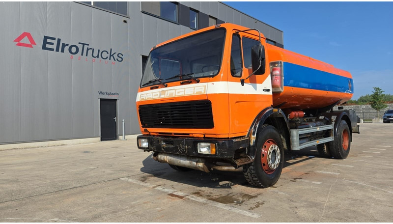 Mercedes-Benz SK 1619 (12.400L / GERMAN TRUCK / CAMION ALLEMAGNE / LAMES / GRAND PONT / V6) - Camión cisterna: foto 1 Mercedes-Benz SK 1619 (12.400L / GERMAN TRUCK / CAMION ALLEMAGNE / LAMES / GRAND PONT / V6) - Camión cisterna: foto 1