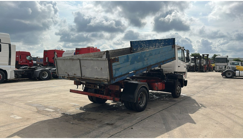 Mercedes-Benz SK 809 (POMPE MANUELLE / MANUAL PUMP / HELPER / AUXILAIRY / SPER / STEEL SUSP.) - Camión volquete: foto 4 Mercedes-Benz SK 809 (POMPE MANUELLE / MANUAL PUMP / HELPER / AUXILAIRY / SPER / STEEL SUSP.) - Camión volquete: foto 4