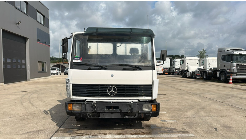 Mercedes-Benz SK 809 (POMPE MANUELLE / MANUAL PUMP / HELPER / AUXILAIRY / SPER / STEEL SUSP.) - Camión volquete: foto 2 Mercedes-Benz SK 809 (POMPE MANUELLE / MANUAL PUMP / HELPER / AUXILAIRY / SPER / STEEL SUSP.) - Camión volquete: foto 2