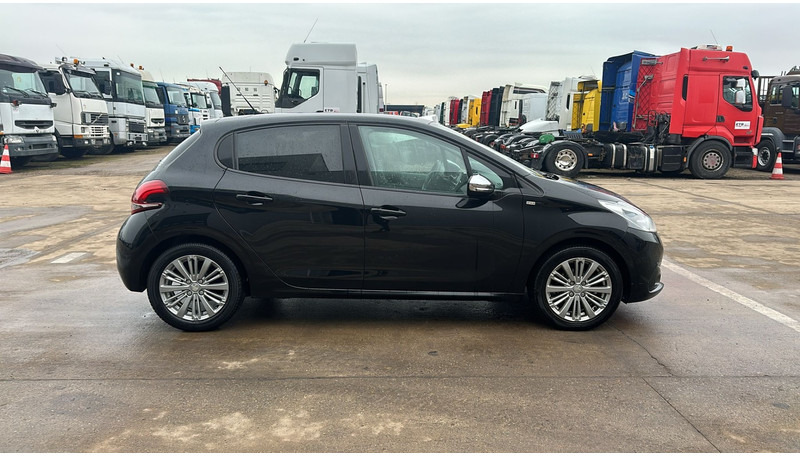 Peugeot 208 (BELGIAN CAR / AIRCO / 5 DOORS / PETROL) - Hatchback: foto 4 Peugeot 208 (BELGIAN CAR / AIRCO / 5 DOORS / PETROL) - Hatchback: foto 4