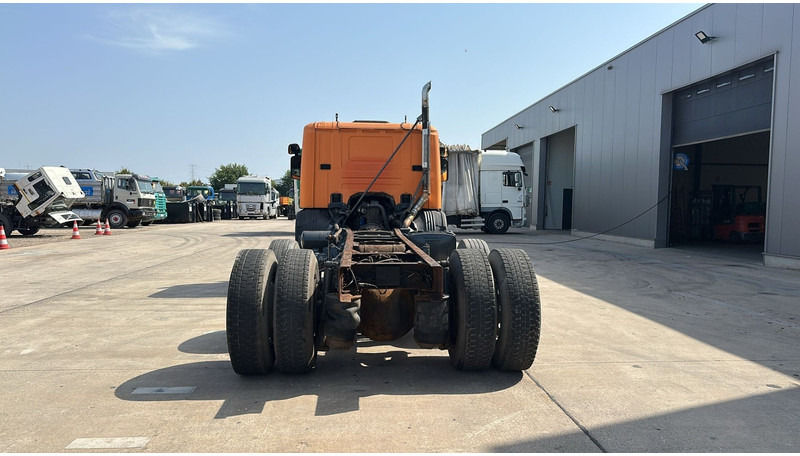 Scania 94 G (MANUAL PUMP / POMPE MANUELLE / BOITE MANUELLE / MANUAL GEARBOX) - Camión chasis: foto 5 Scania 94 G (MANUAL PUMP / POMPE MANUELLE / BOITE MANUELLE / MANUAL GEARBOX) - Camión chasis: foto 5