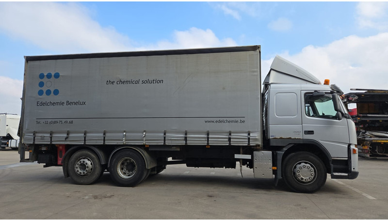 Volvo FM 400 (BELGIAN TRUCK / TECHNICAL TOP CONDITION !! / 6X2 / LIFT / EURO 5) - Camión lona: foto 4 Volvo FM 400 (BELGIAN TRUCK / TECHNICAL TOP CONDITION !! / 6X2 / LIFT / EURO 5) - Camión lona: foto 4