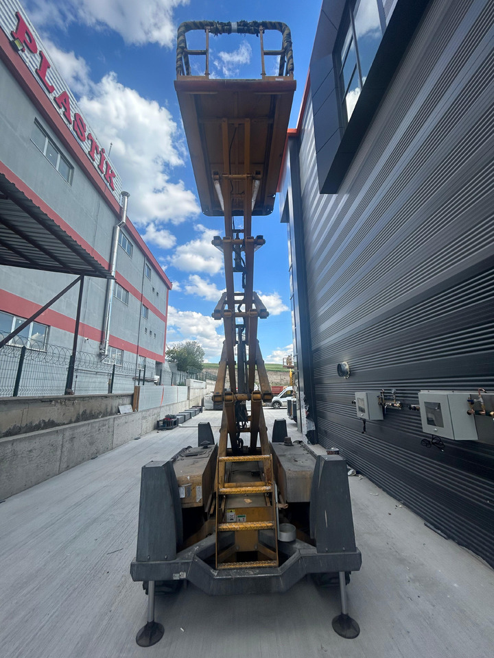 HAULOTTE Compact 12 - Plataforma de tijeras: foto 3 HAULOTTE Compact 12 - Plataforma de tijeras: foto 3