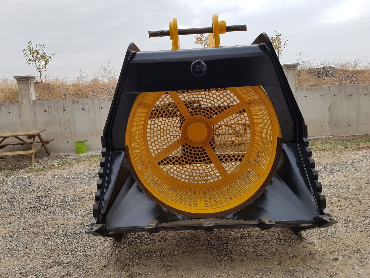 Hitachi Tamburlu Elek Kova (Rotary Screening Bucket) - Cuchara para clasificación: foto 3 Hitachi Tamburlu Elek Kova (Rotary Screening Bucket) - Cuchara para clasificación: foto 3