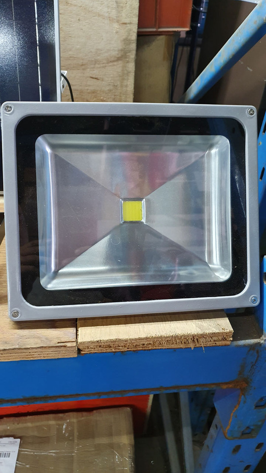 Led bouwlamp 50w IP65 - Equipo de construcción: foto 1 Led bouwlamp 50w IP65 - Equipo de construcción: foto 1