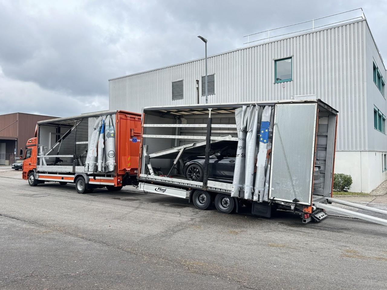 Mercedes-Benz Atego 1530 LL + Anhänger Doppelstock LBW Plane - Camión portavehículos: foto 2 Mercedes-Benz Atego 1530 LL + Anhänger Doppelstock LBW Plane - Camión portavehículos: foto 2