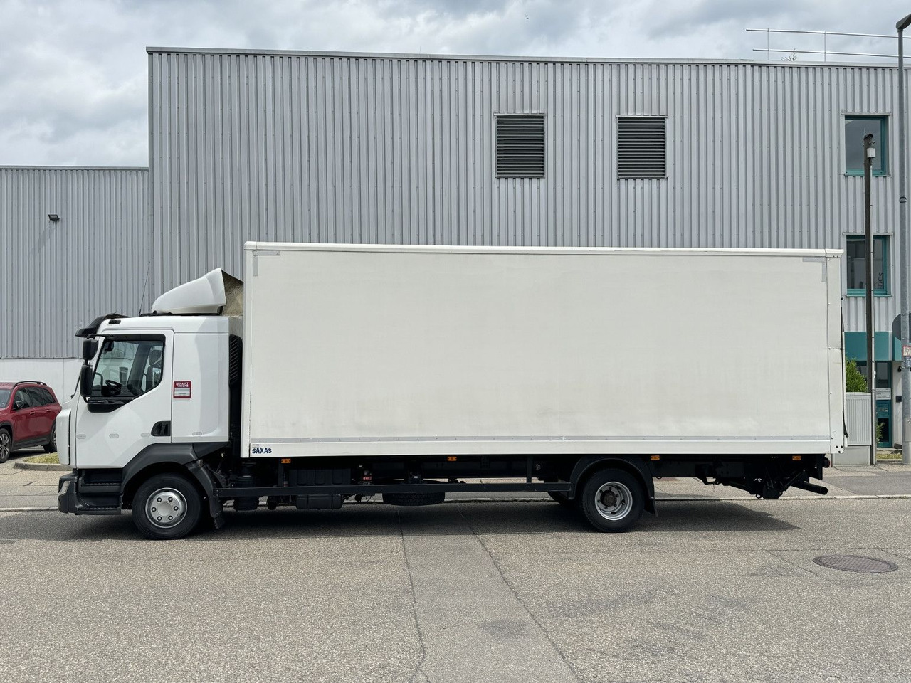 Renault D12-240 Koffer 7,3m AHK L-Haus Klima Luft - Camión caja cerrada: foto 4 Renault D12-240 Koffer 7,3m AHK L-Haus Klima Luft - Camión caja cerrada: foto 4