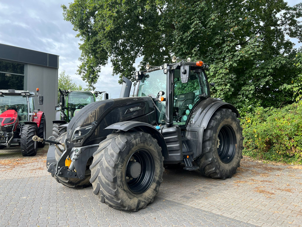 Valtra T174 Versu - Tractor: foto 1 Valtra T174 Versu - Tractor: foto 1