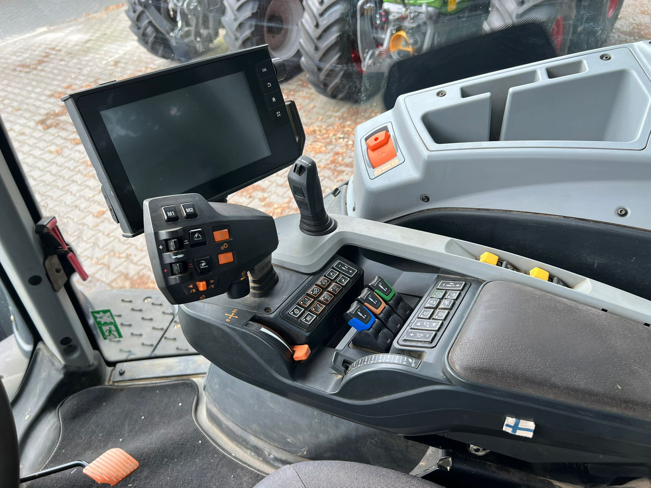 Tractor Valtra T174 Versu: foto 16