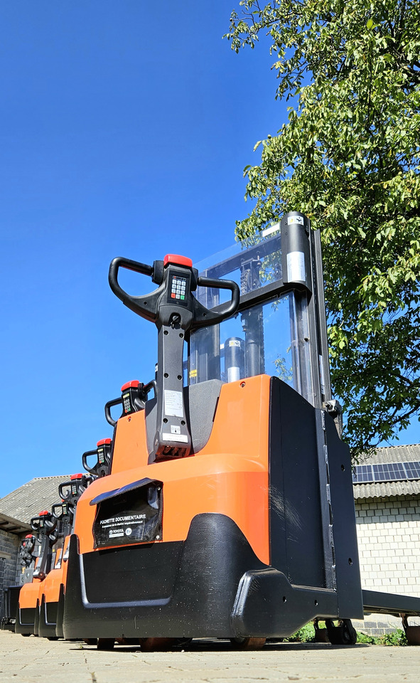 BT SWE 200 Staxio Toyota Initial lift, wstępne podnoszenie wideł, niski maszt - Apilador: foto 2 BT SWE 200 Staxio Toyota Initial lift, wstępne podnoszenie wideł, niski maszt - Apilador: foto 2