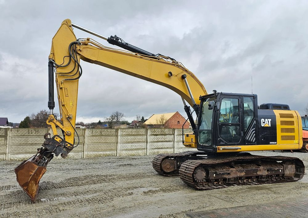 Caterpillar 320 FL, 2017 ROK, 8500 MTH - Excavadora de cadenas: foto 1 Caterpillar 320 FL, 2017 ROK, 8500 MTH - Excavadora de cadenas: foto 1
