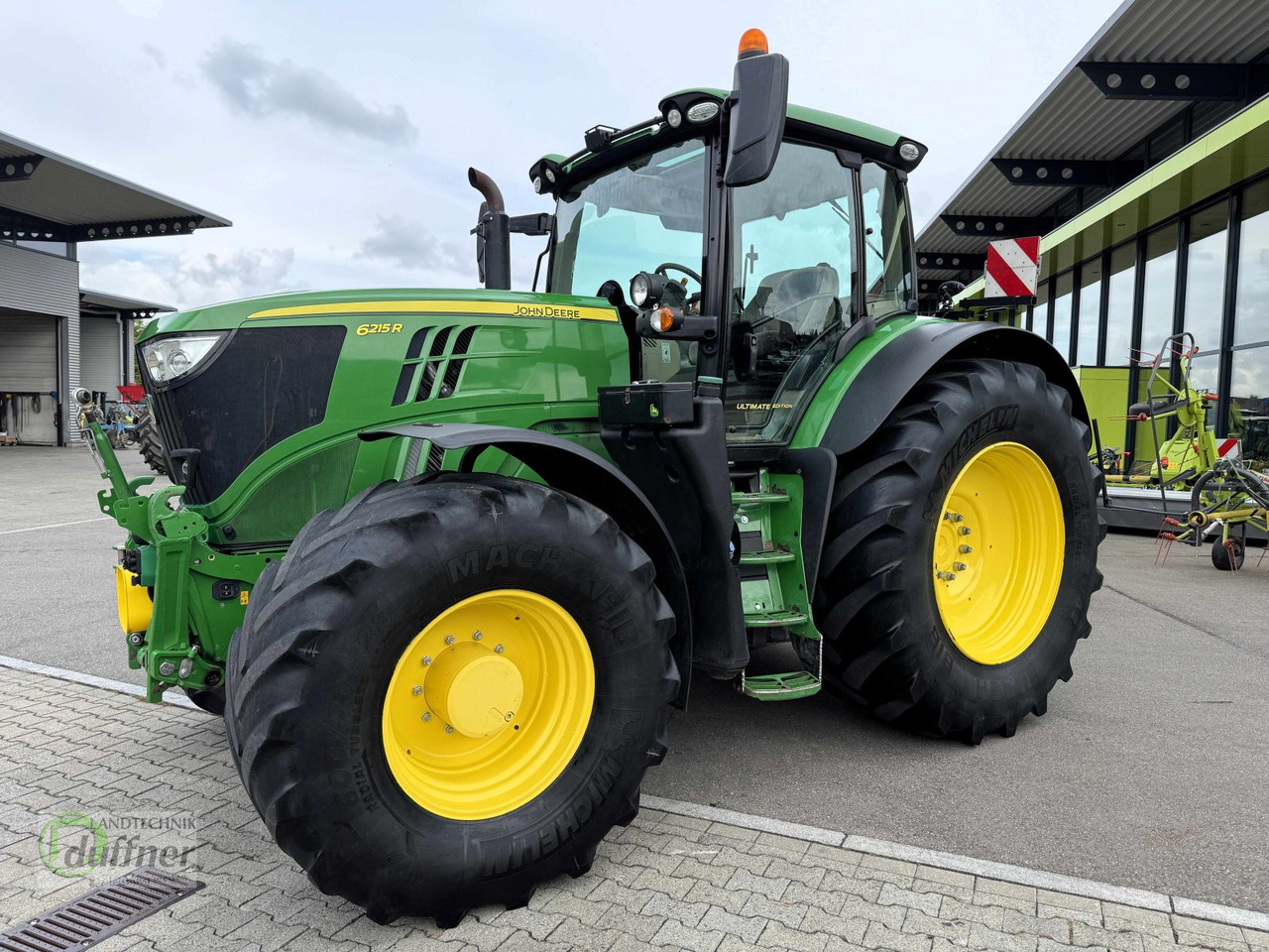 John Deere 6215R - Tractor: foto 1 John Deere 6215R - Tractor: foto 1
