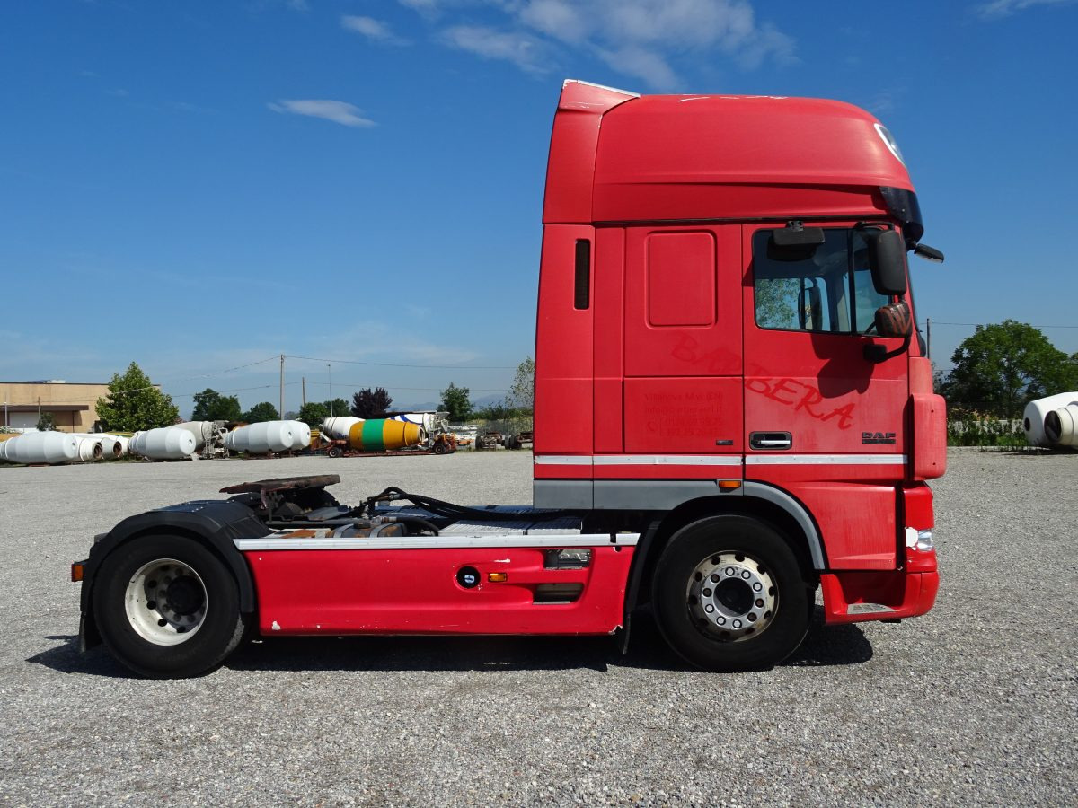 DAF XF 105.480 - Cabeza tractora: foto 4 DAF XF 105.480 - Cabeza tractora: foto 4
