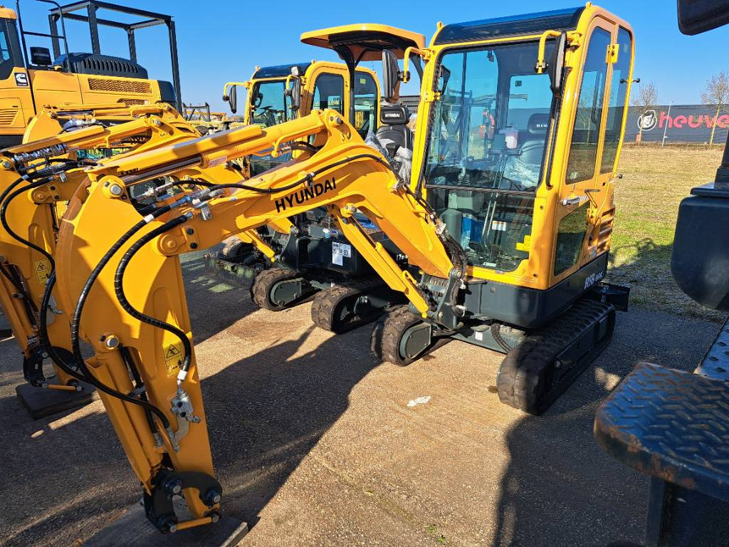 Hyundai R18-9AK - Miniexcavadora: foto 1 Hyundai R18-9AK - Miniexcavadora: foto 1